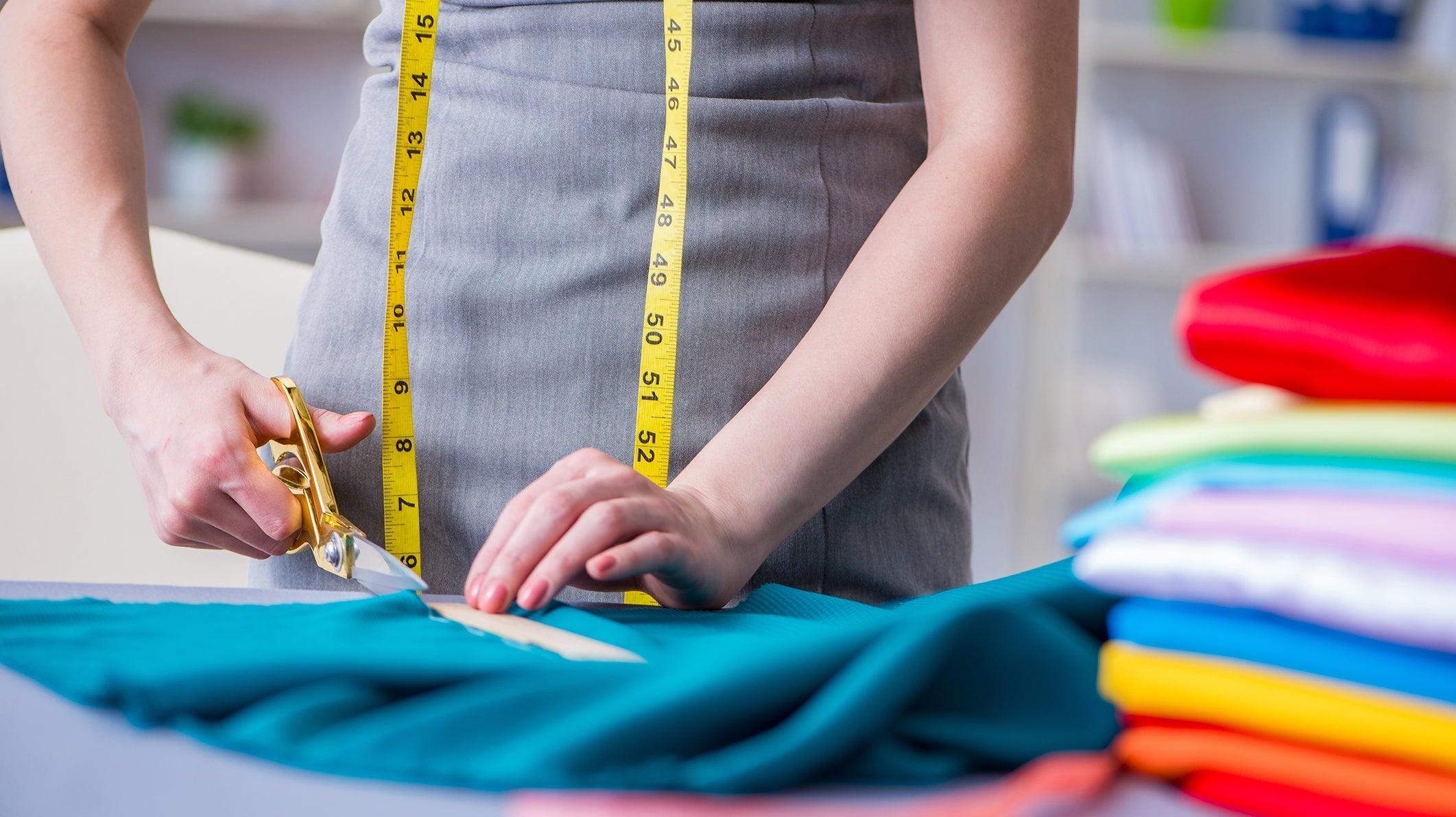 Le guide ultime des étiquettes de vêtements personnalisées : Taille, entretien et marquage